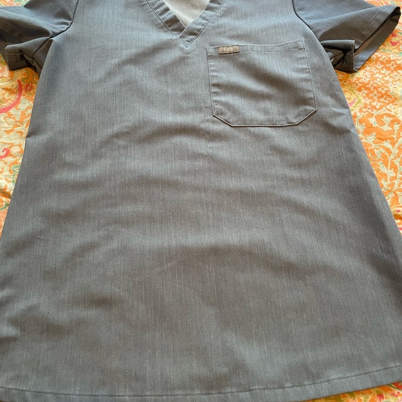 FIGS Catarina one pocket Scrub top size XXS Heather Blue - Picture 6 of 12